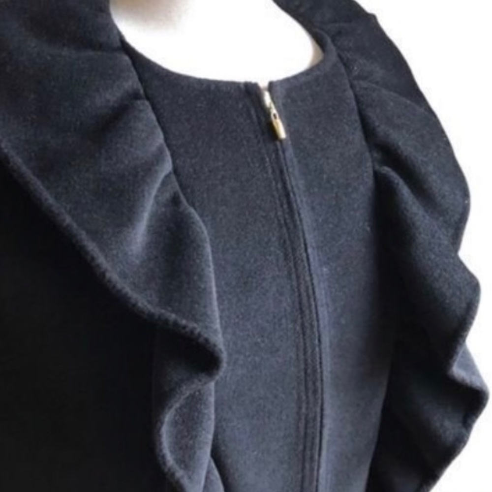 Vest - Picture 3 of 6